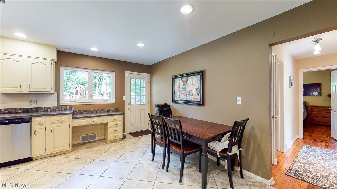 186 Trunko Road Akron, OH 44333 - Photo 14 of 32 Gallery Image 14