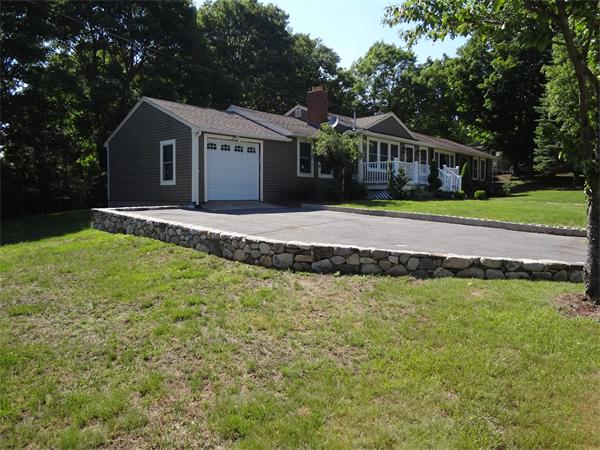 12 Newhall Road Lynnfield, MA 01940 - Photo 20 of 24 Gallery Image 20