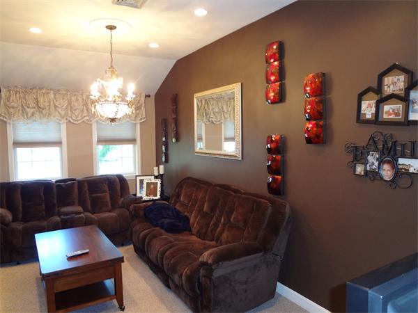 12 Newhall Road Lynnfield, MA 01940 - Photo 6 of 24 Gallery Image 6