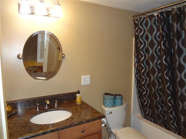 12 Newhall Road Lynnfield, MA 01940 - Photo 8 of 24 Gallery Image 8