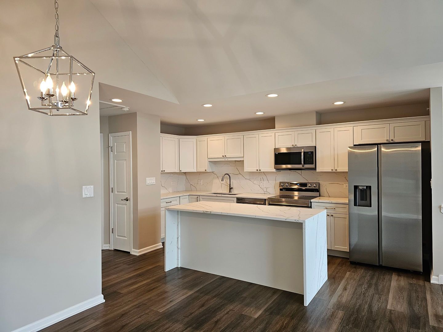 642 Ruby Street Crystal Lake, IL 60014 - Photo 9 of 17