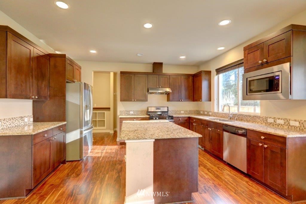 822 218th Street Southeast Bothell, WA 98021 - Photo 4 of 18