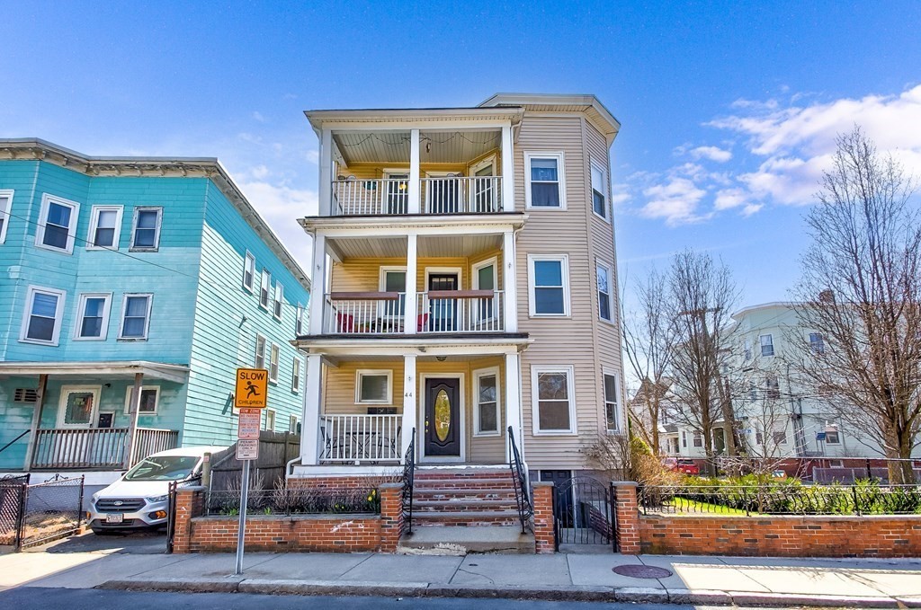 44 Radcliffe Road, Unit 1 Somerville, MA 02145 - Photo 2 of 39 Gallery Image 2