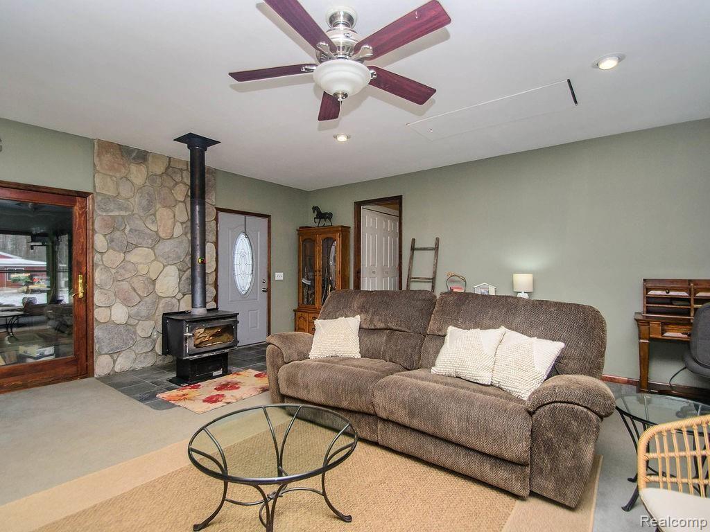 42856 Willis Road Belleville, MI 48111 - Photo 23 of 53 022_3.jpg