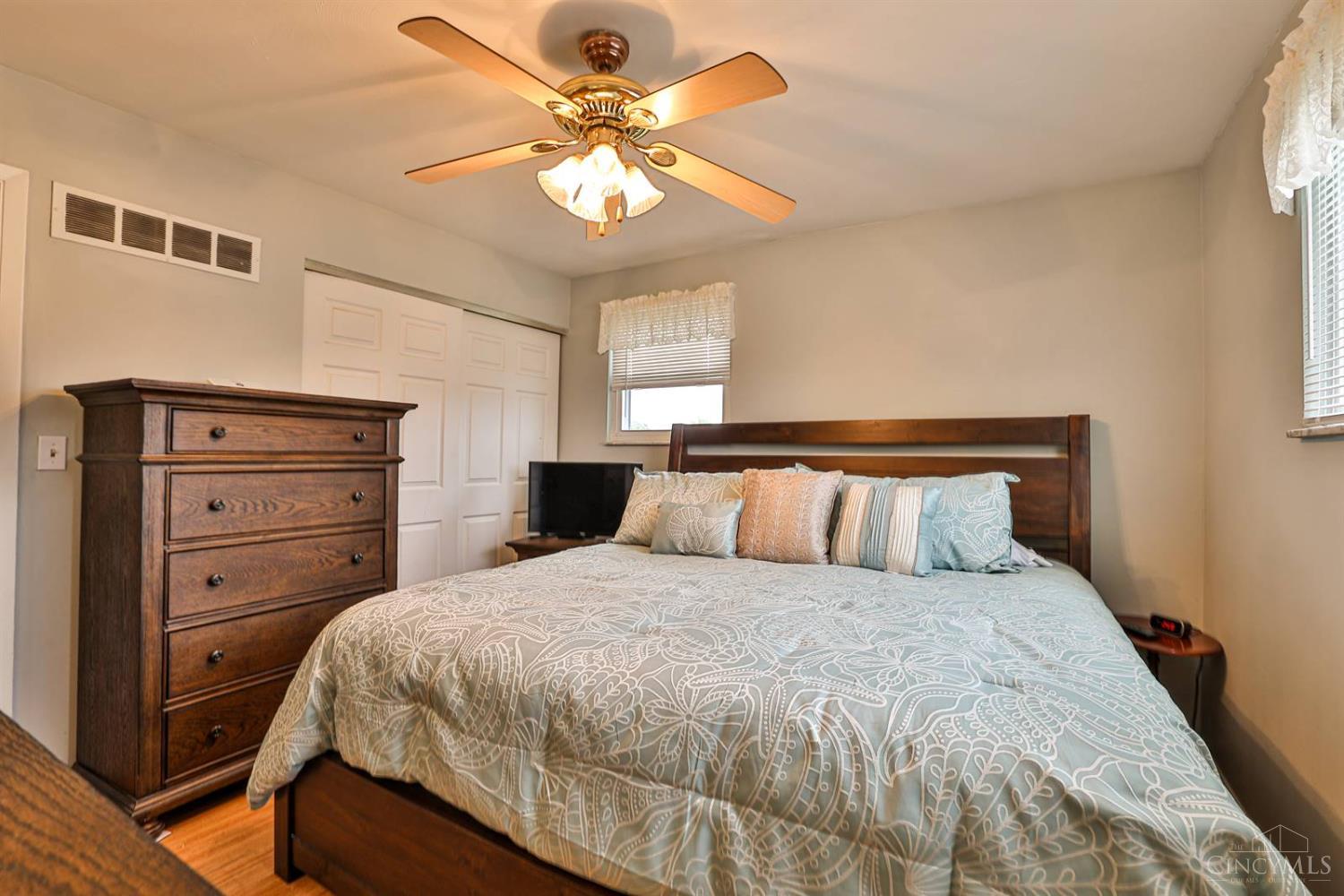 4320 Glenhaven Road Cincinnati, OH 45238 - Photo 16 of 35 Gallery Image 16