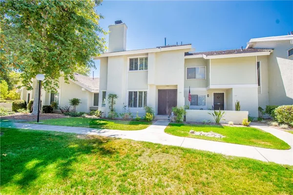 $3,995 | 21147 Vía Canon, Unit 17, Yorba Linda, CA 92887