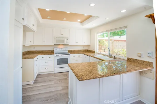 $3,995 | 21147 VÃa Canon, Unit 17, Yorba Linda, CA 92887