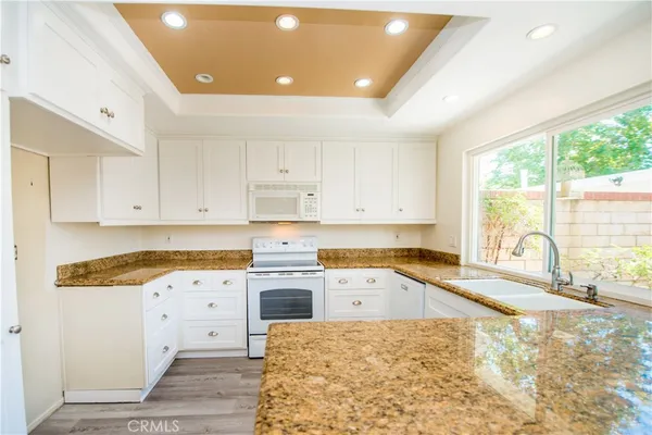 $3,995 | 21147 VÃa Canon, Unit 17, Yorba Linda, CA 92887