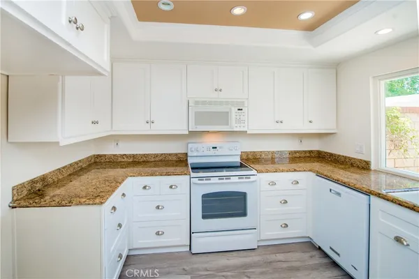 $3,995 | 21147 VÃa Canon, Unit 17, Yorba Linda, CA 92887