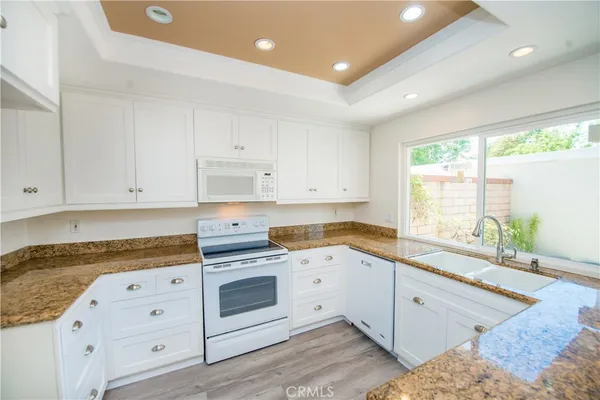 $3,995 | 21147 VÃa Canon, Unit 17, Yorba Linda, CA 92887