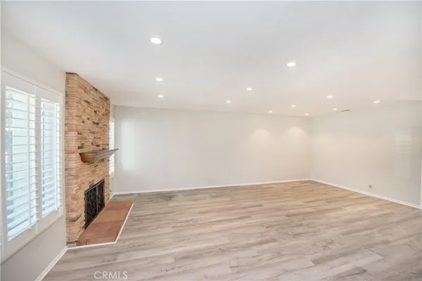 $3,995 | 21147 VÃa Canon, Unit 17, Yorba Linda, CA 92887