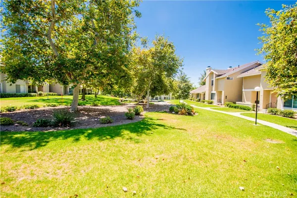 $3,995 | 21147 VÃa Canon, Unit 17, Yorba Linda, CA 92887