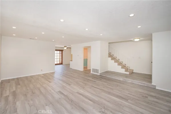 $3,995 | 21147 VÃa Canon, Unit 17, Yorba Linda, CA 92887