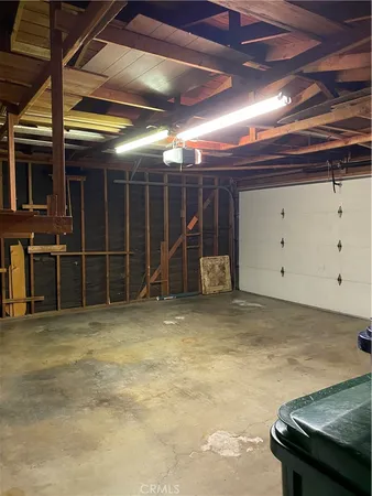 $3,000 | 332 East Landsford Street, Lancaster, CA 93535