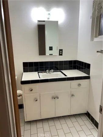 $3,000 | 332 East Landsford Street, Lancaster, CA 93535