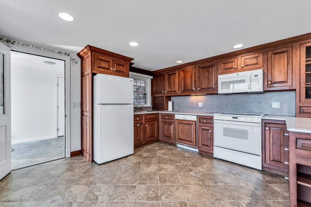 65 Lewis Point Road Bourne, MA 02532 - Photo 10 of 35 Gallery Image 10