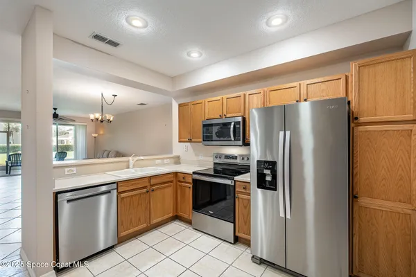 $2,000 | 400 Trotter Lane, Unit 102, Melbourne, FL 32940