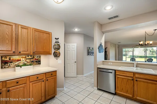 $2,000 | 400 Trotter Lane, Unit 102, Melbourne, FL 32940