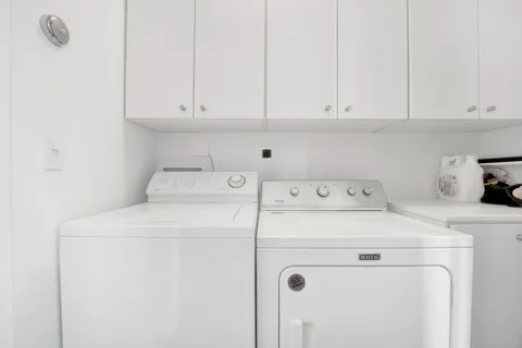 $2,375,000 | 55 West Delaware Place, Unit 1120, Chicago, IL 60610