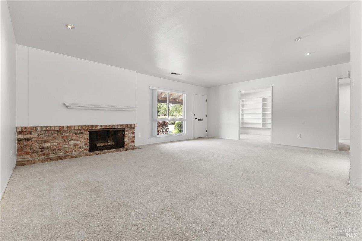417 Deerfield Circle Santa Rosa, CA 95409 - Photo 8 of 48