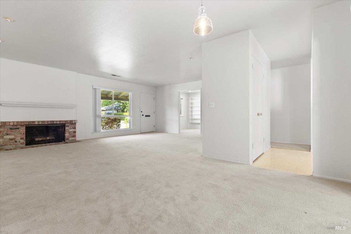 417 Deerfield Circle Santa Rosa, CA 95409 - Photo 9 of 48