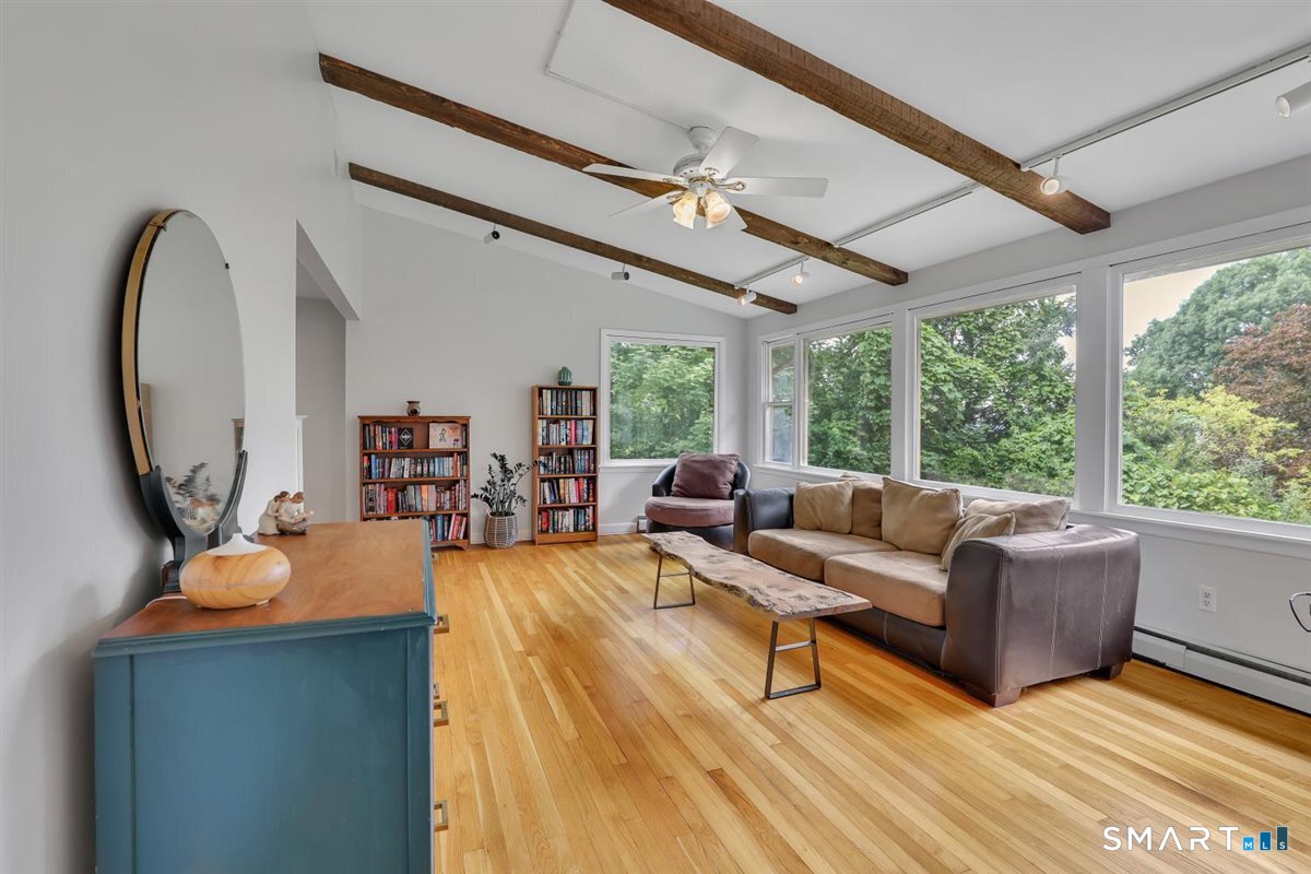 329 Kennedy Road Manchester, CT 06042 - Photo 5 of 40 Gallery Image 5