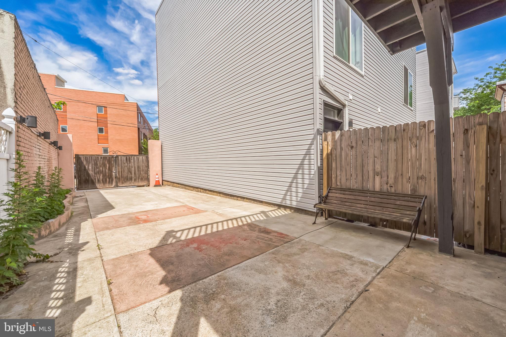 2123 East Norris Street Philadelphia, PA 19125 - Photo 11 of 40 a backyard of a house