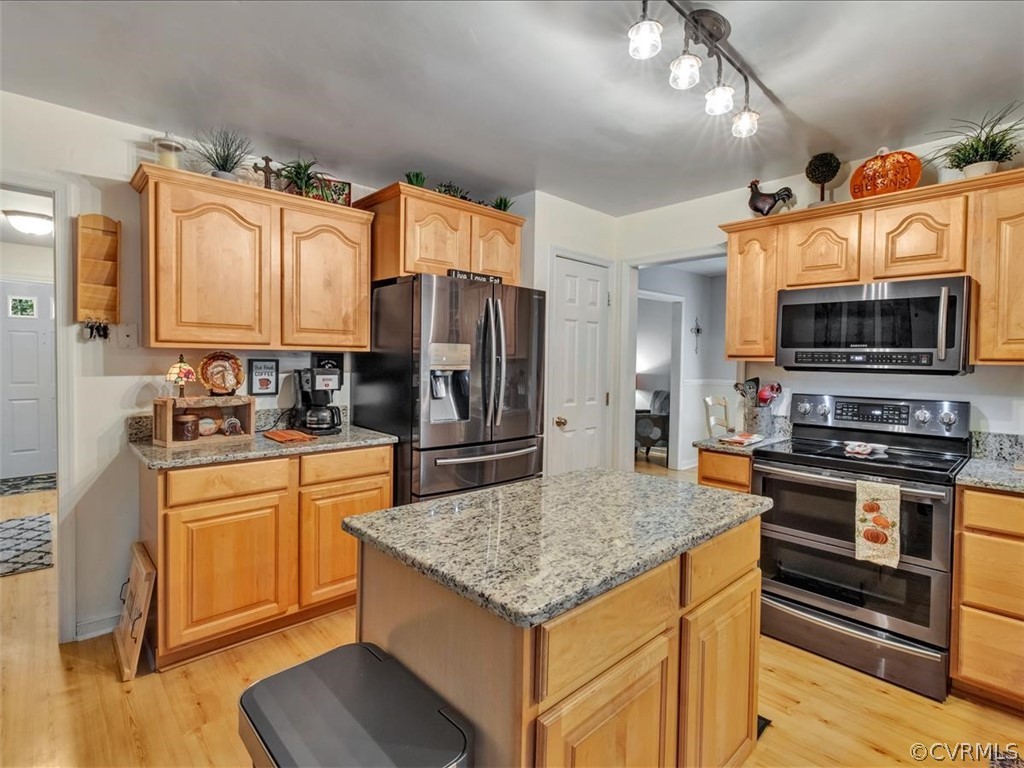5612 Chatmoss Road Midlothian, VA 23112 - Photo 11 of 23