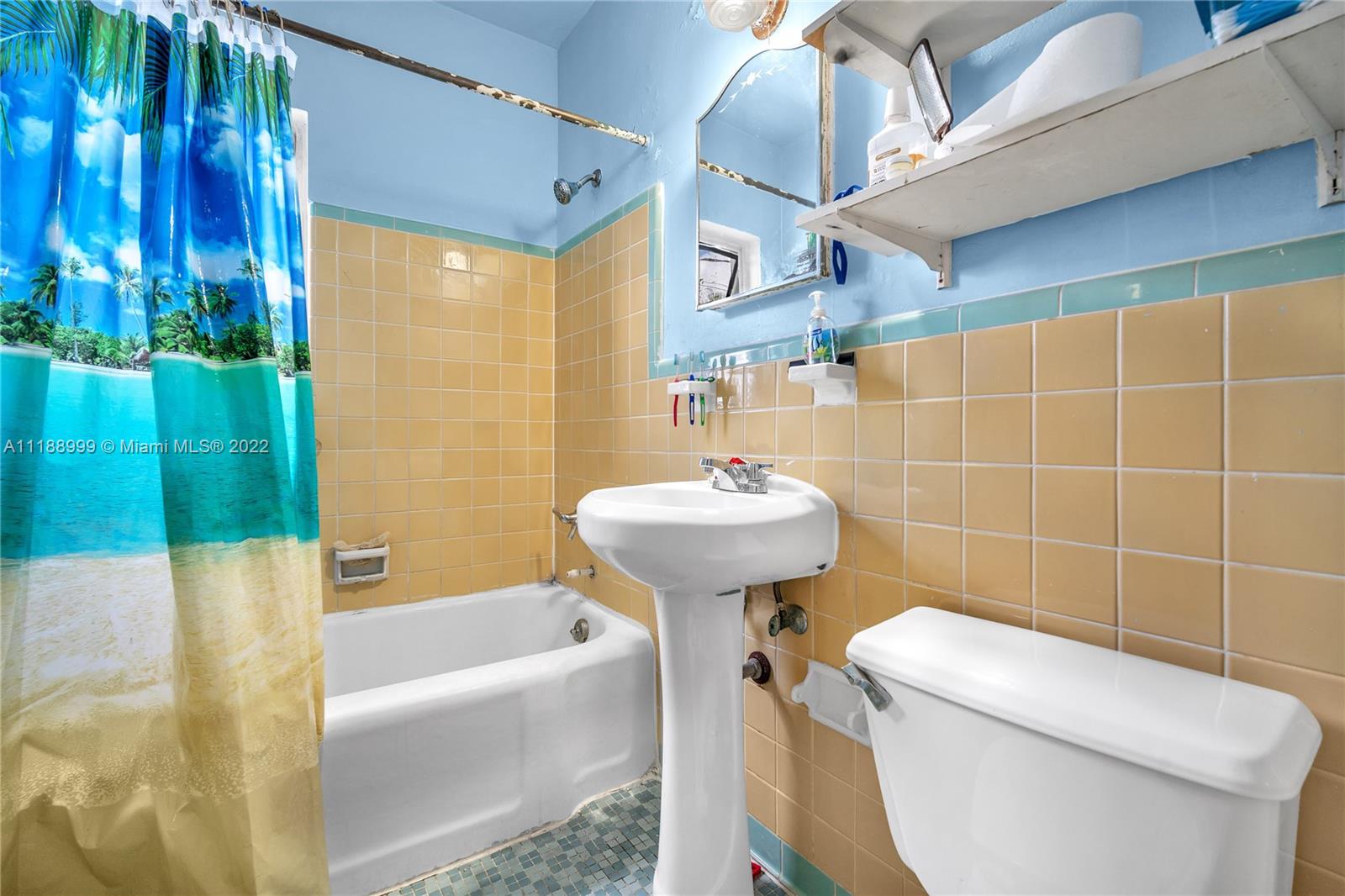 2800 Southwest 25th Street Miami, FL 33133 - Photo 13 of 19 a bathroom with a sink toilet and bathtub