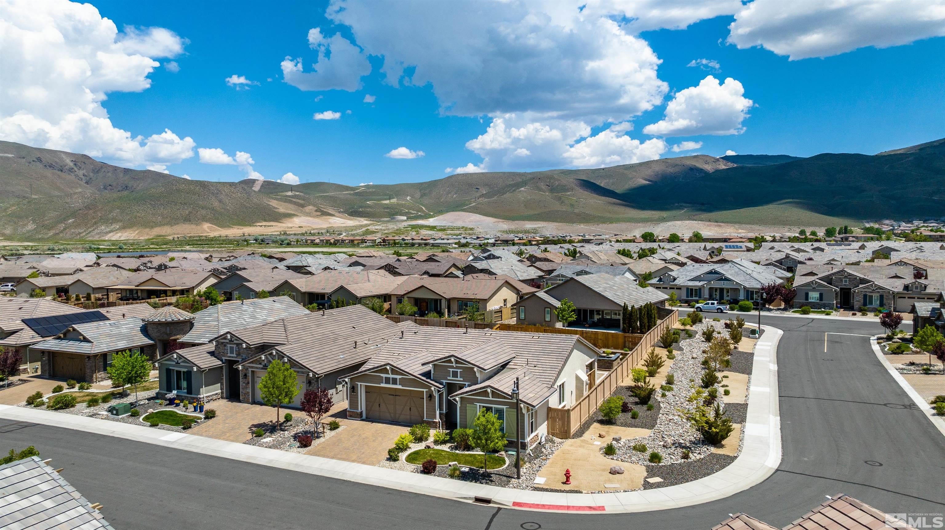 9860 Nahar Lane Reno, NV 89521 - Photo 4 of 40 a view of a city