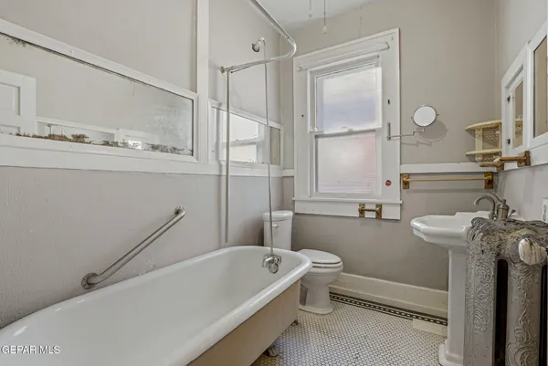 $300,000 | 1016 East Rio Grande Avenue, Unit 3, El Paso, TX 79902