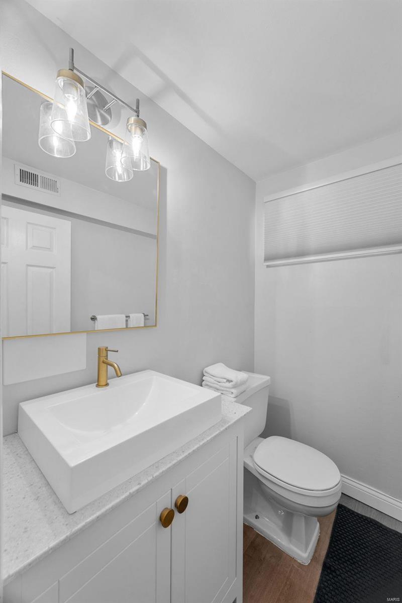 679 Walnut Point Court Ballwin, MO 63021 - Photo 14 of 34