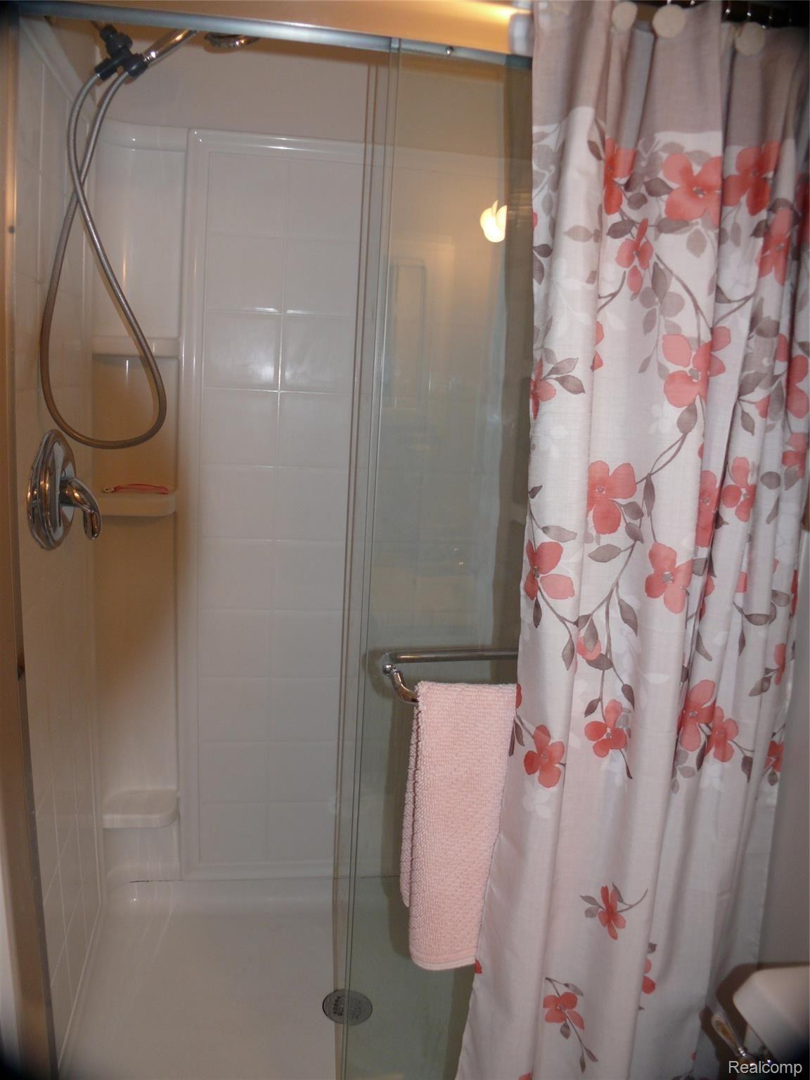 43282 Barchester Road Canton, MI 48187 - Photo 23 of 28 P1120759.JPG