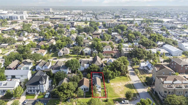 $399,900 | 1806 State Street, Houston, TX 77007