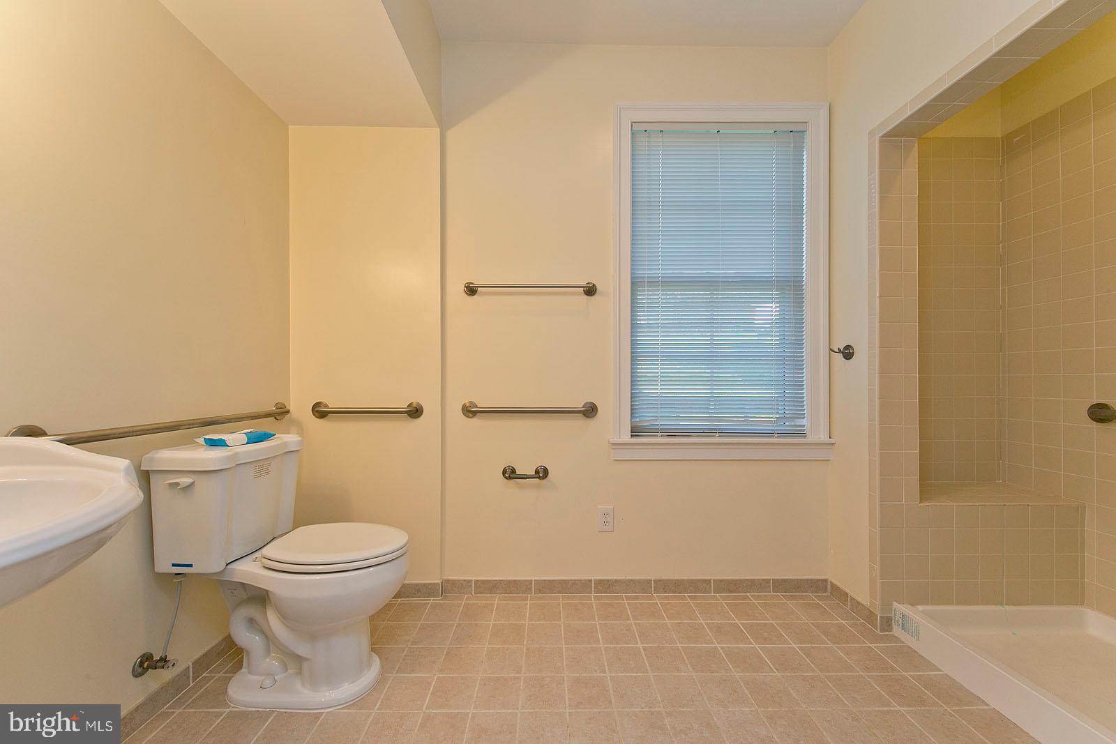 8 Cunningham Lane Boyce, VA 22620 - Photo 24 of 35 First floor handicapped bath
