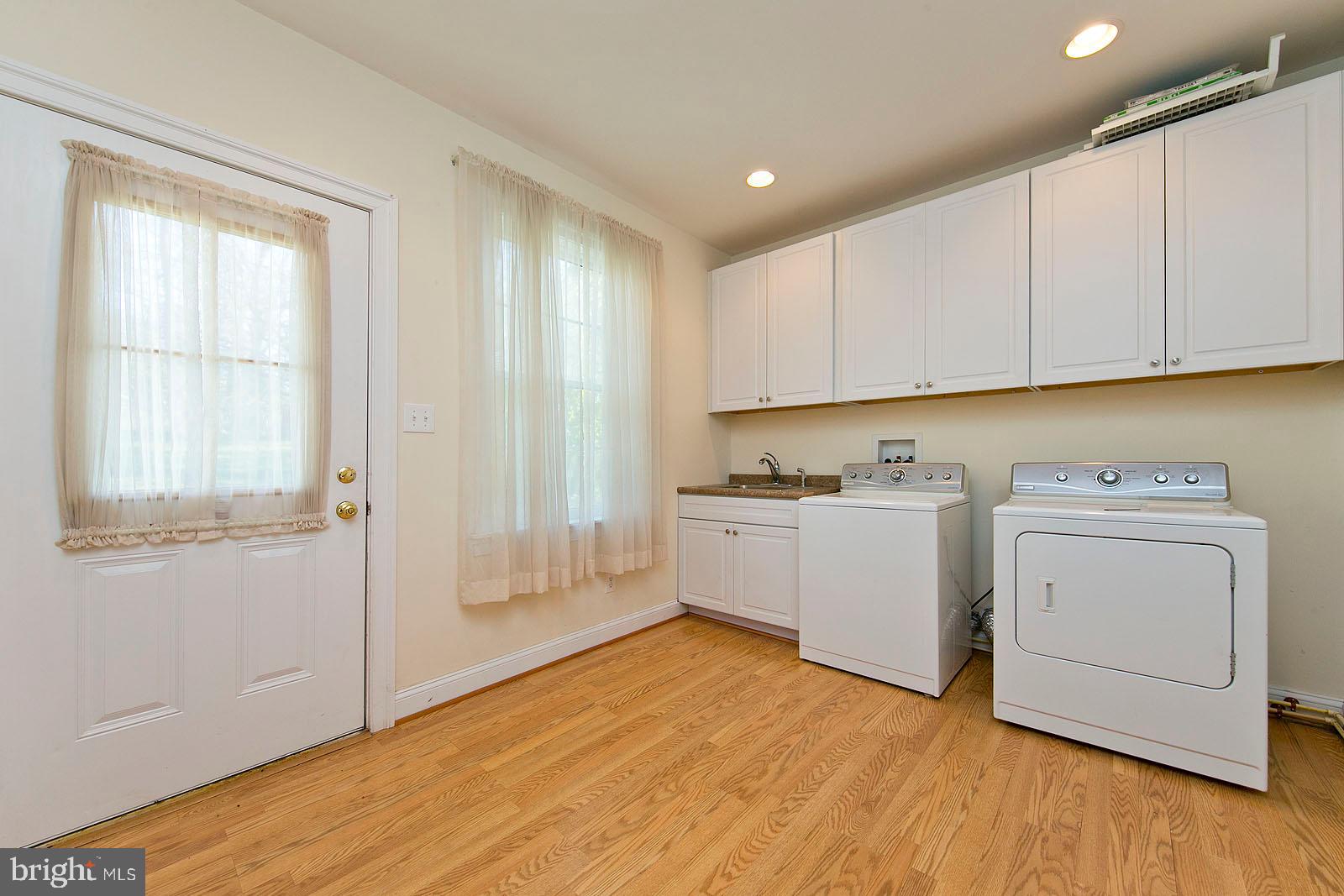 8 Cunningham Lane Boyce, VA 22620 - Photo 26 of 35 Fantastick first floor laundry, off kitchen