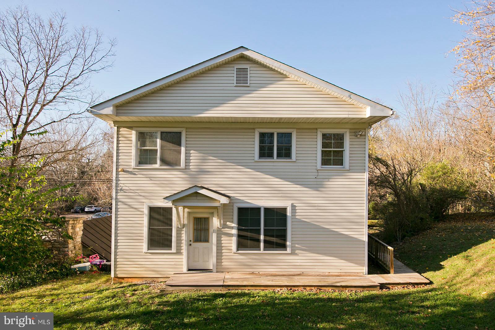 8 Cunningham Lane Boyce, VA 22620 - Photo 5 of 35 Back of Home