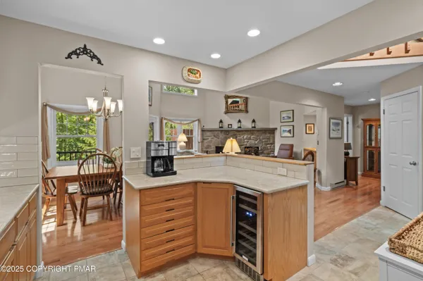 $299,000 | 2161 Oak Hill Drive, Canadensis, PA 18325