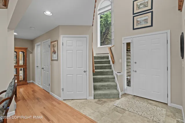 $299,000 | 2161 Oak Hill Drive, Canadensis, PA 18325