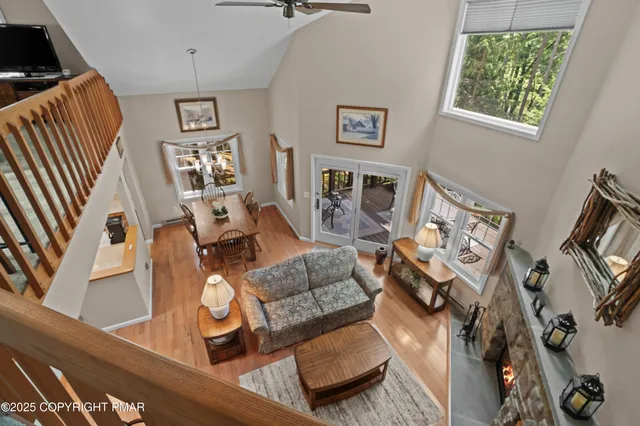 $299,000 | 2161 Oak Hill Drive, Canadensis, PA 18325