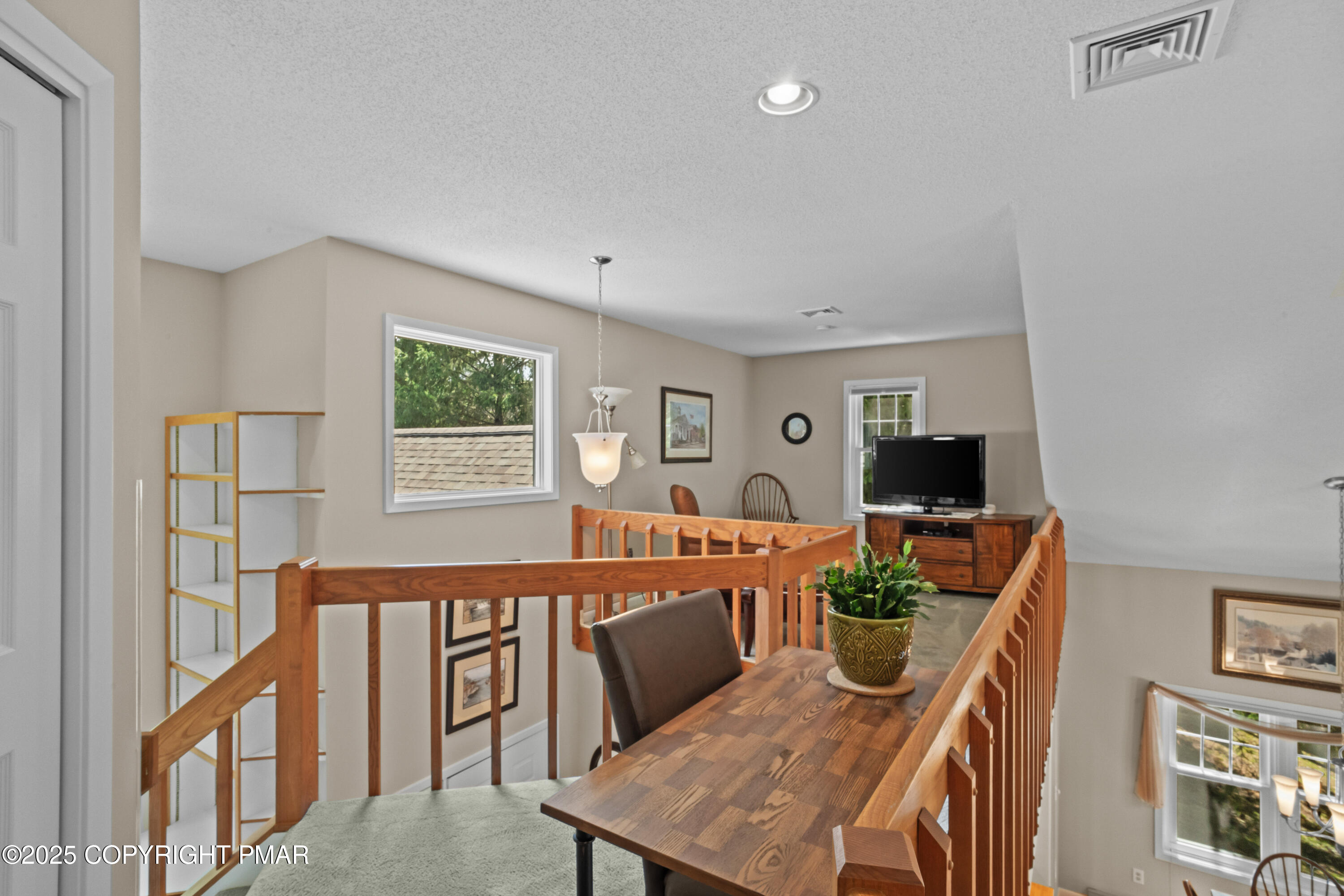 2161 Oak Hill Drive Canadensis, PA 18325 - Photo 25 of 64 Loft area