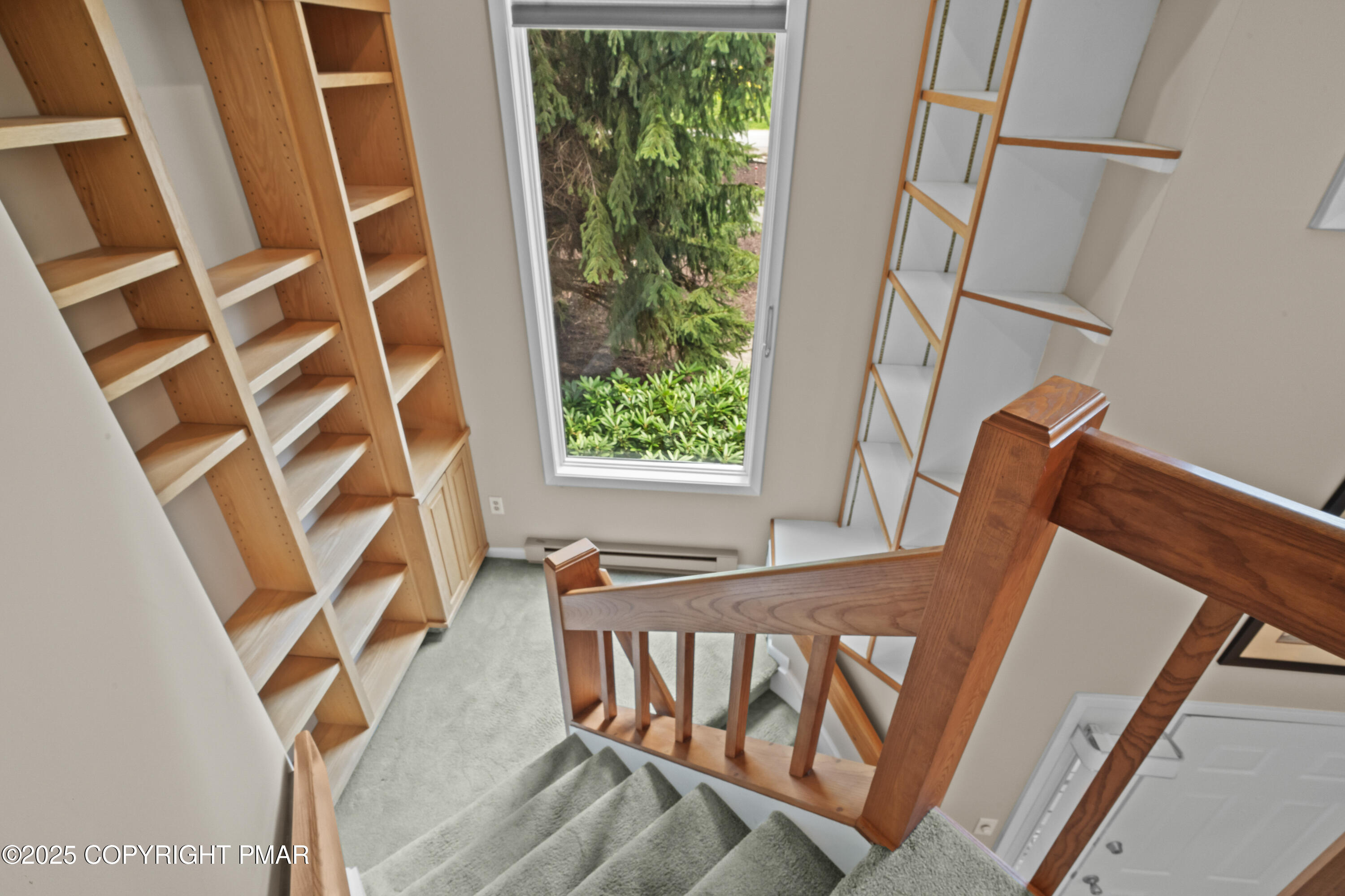 2161 Oak Hill Drive Canadensis, PA 18325 - Photo 34 of 64 Stairwell