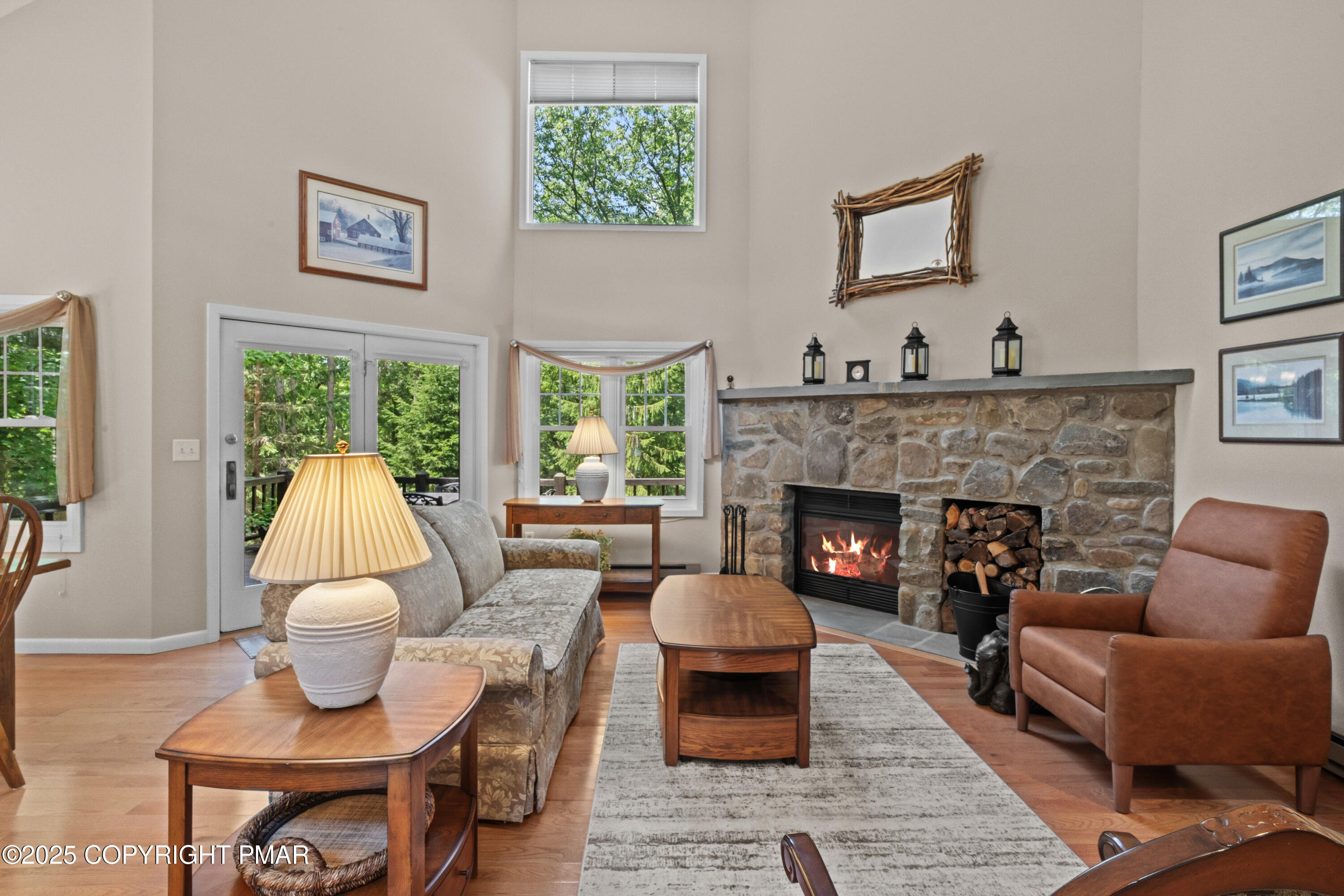 2161 Oak Hill Drive Canadensis, PA 18325 - Photo 4 of 64 Living room