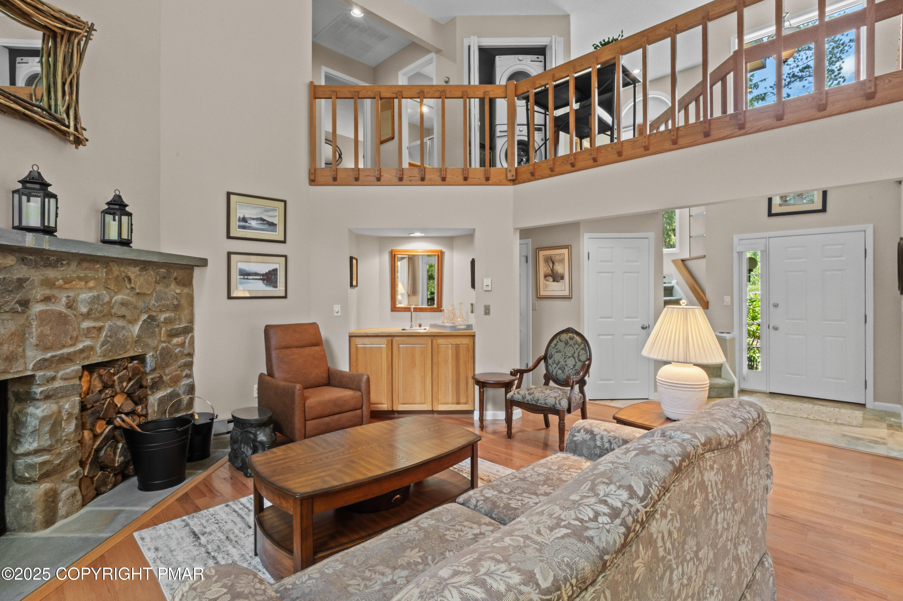 2161 Oak Hill Drive Canadensis, PA 18325 - Photo 5 of 64 Living room