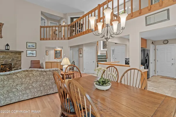 $299,000 | 2161 Oak Hill Drive, Canadensis, PA 18325