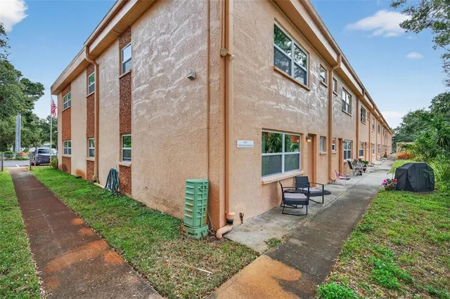 $144,700 | 3740 58th Street North, Unit 110, St. Petersburg, FL 33710