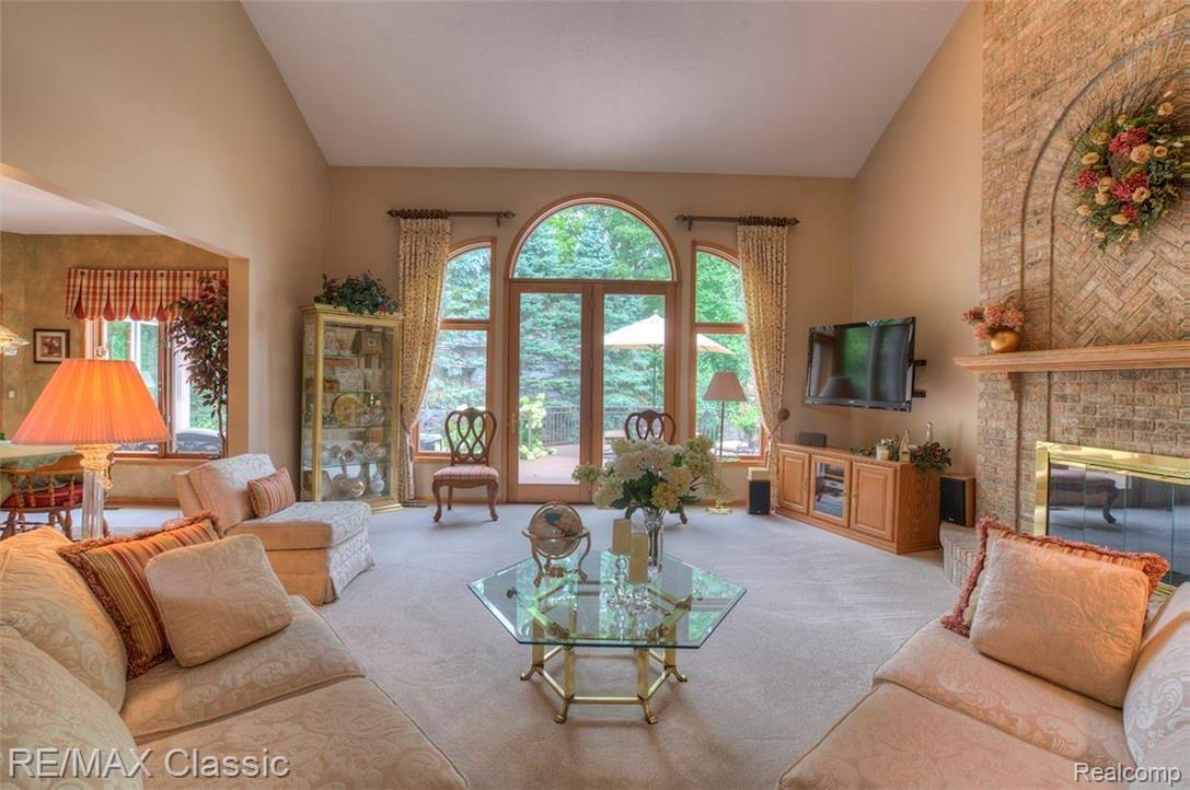 9495 Quail Ridge Run Brighton, MI 48114 - Photo 12 of 85 11hdr.jpg