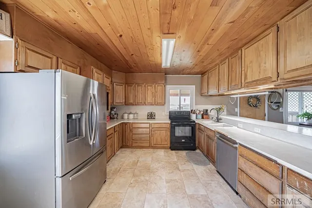 $524,000 | 1235 W Highway 26, Blackfoot, ID 83221