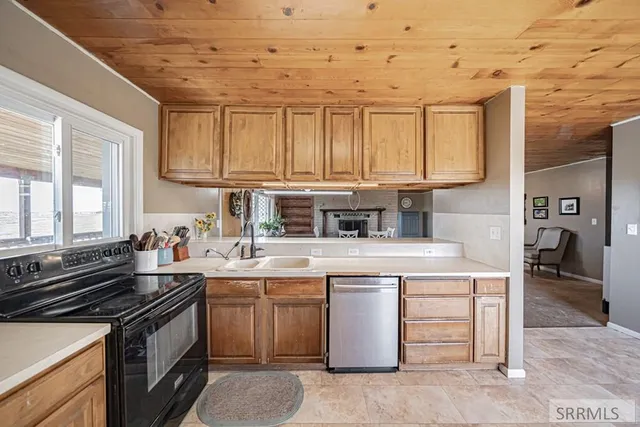 $524,000 | 1235 W Highway 26, Blackfoot, ID 83221