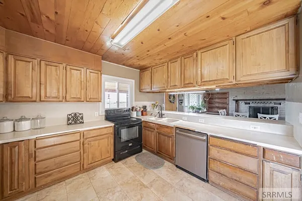 $499,000 | 1235 W Highway 26, Blackfoot, ID 83221